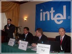 Корпорация Intel в 2003 году: год уверенного роста