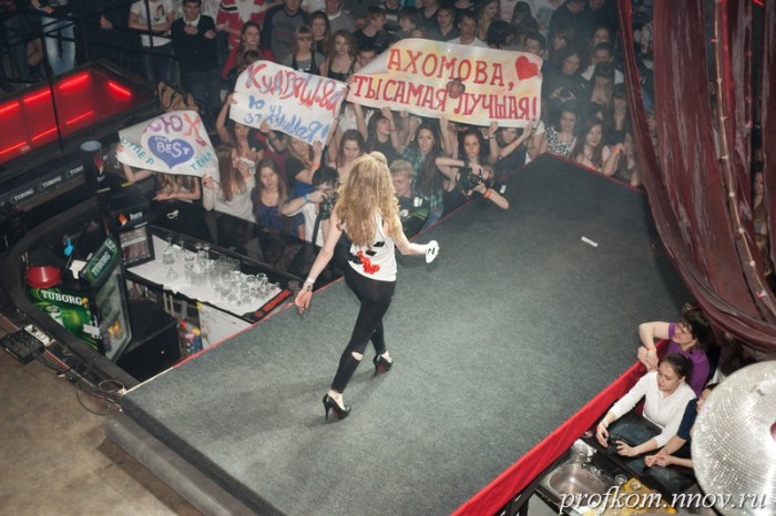 Конкурсантки на сцене Т.Е.А.Т.Р.О_005