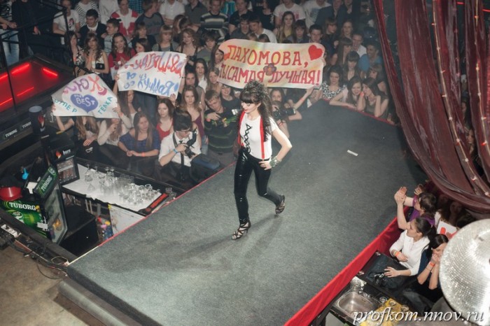 Конкурсантки на сцене Т.Е.А.Т.Р.О_006