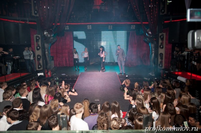 Конкурсантки на сцене Т.Е.А.Т.Р.О_018