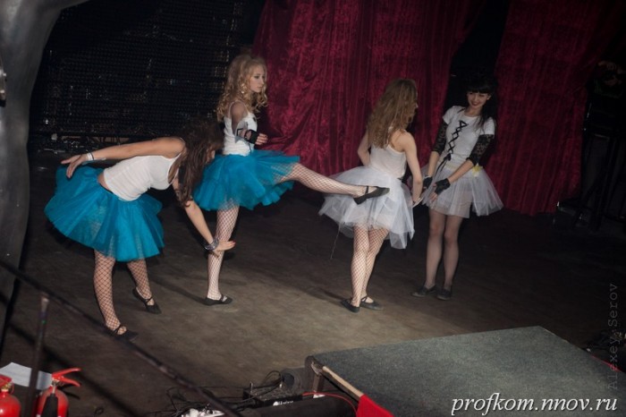 Конкурсантки на сцене Т.Е.А.Т.Р.О_026