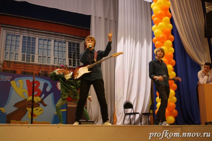 КВН 053